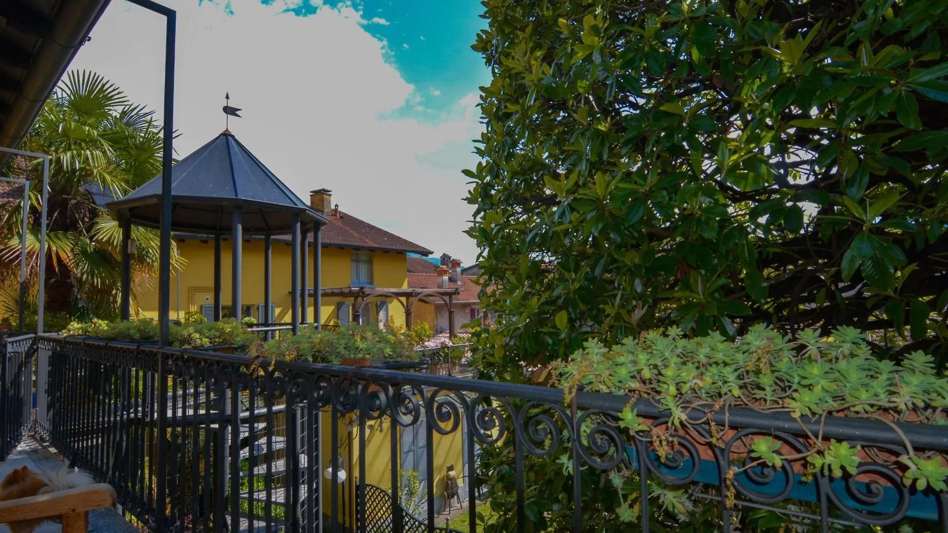 Apartment Timeless Garden Lake Como Gravedona
