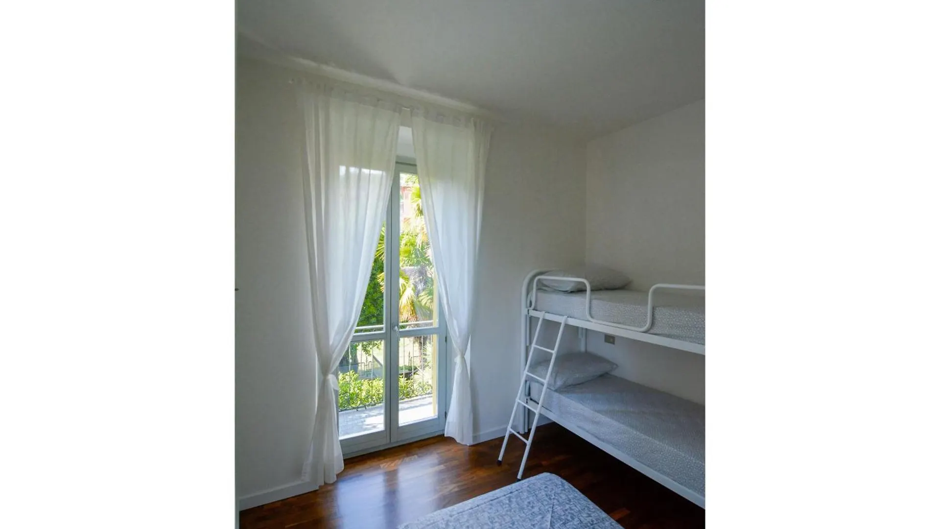 Apartamento Timeless Garden Lake Como Gravedona Itália